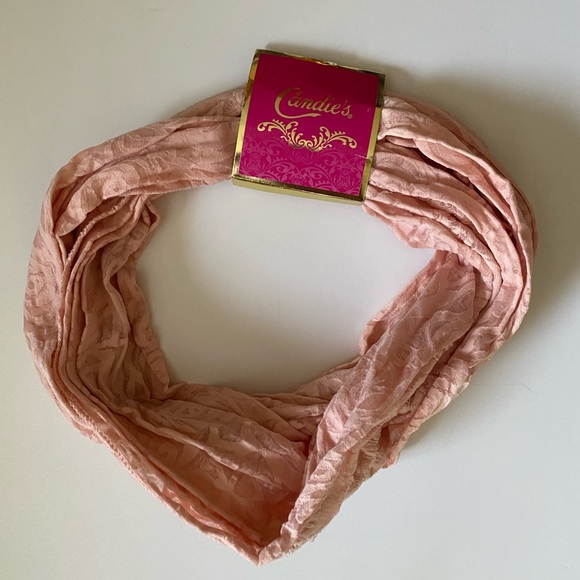 Candie’s women’s spring circle infinity scarf one size peach color NWT - Picture 2 of 8